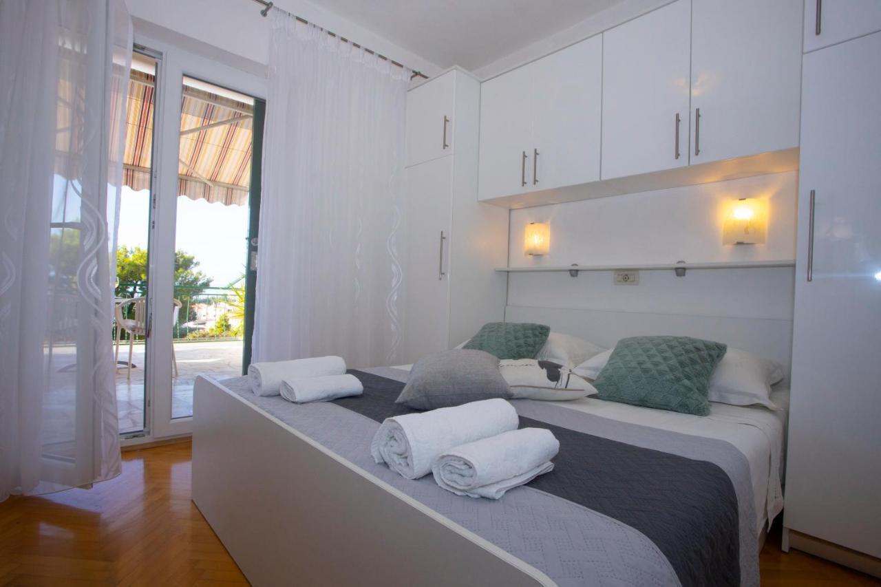 Villa Milenka - Apartmani Gorana Tučepi Eksteriør billede