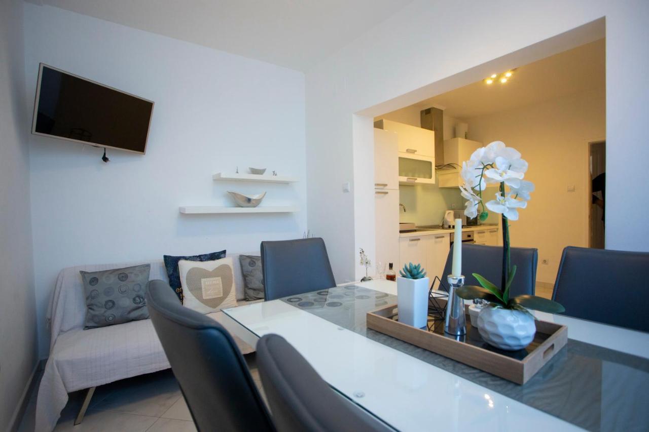 Villa Milenka - Apartmani Gorana Tučepi Eksteriør billede