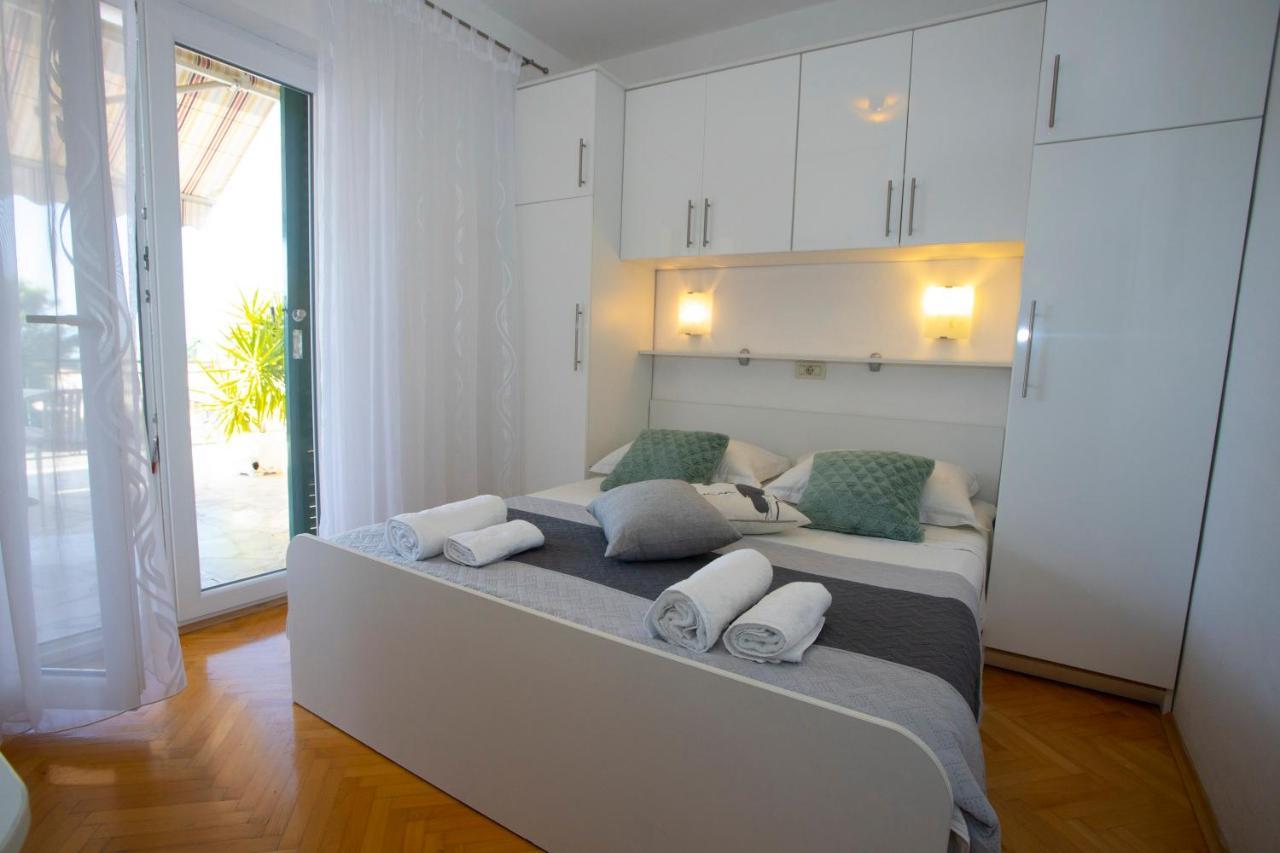 Villa Milenka - Apartmani Gorana Tučepi Eksteriør billede