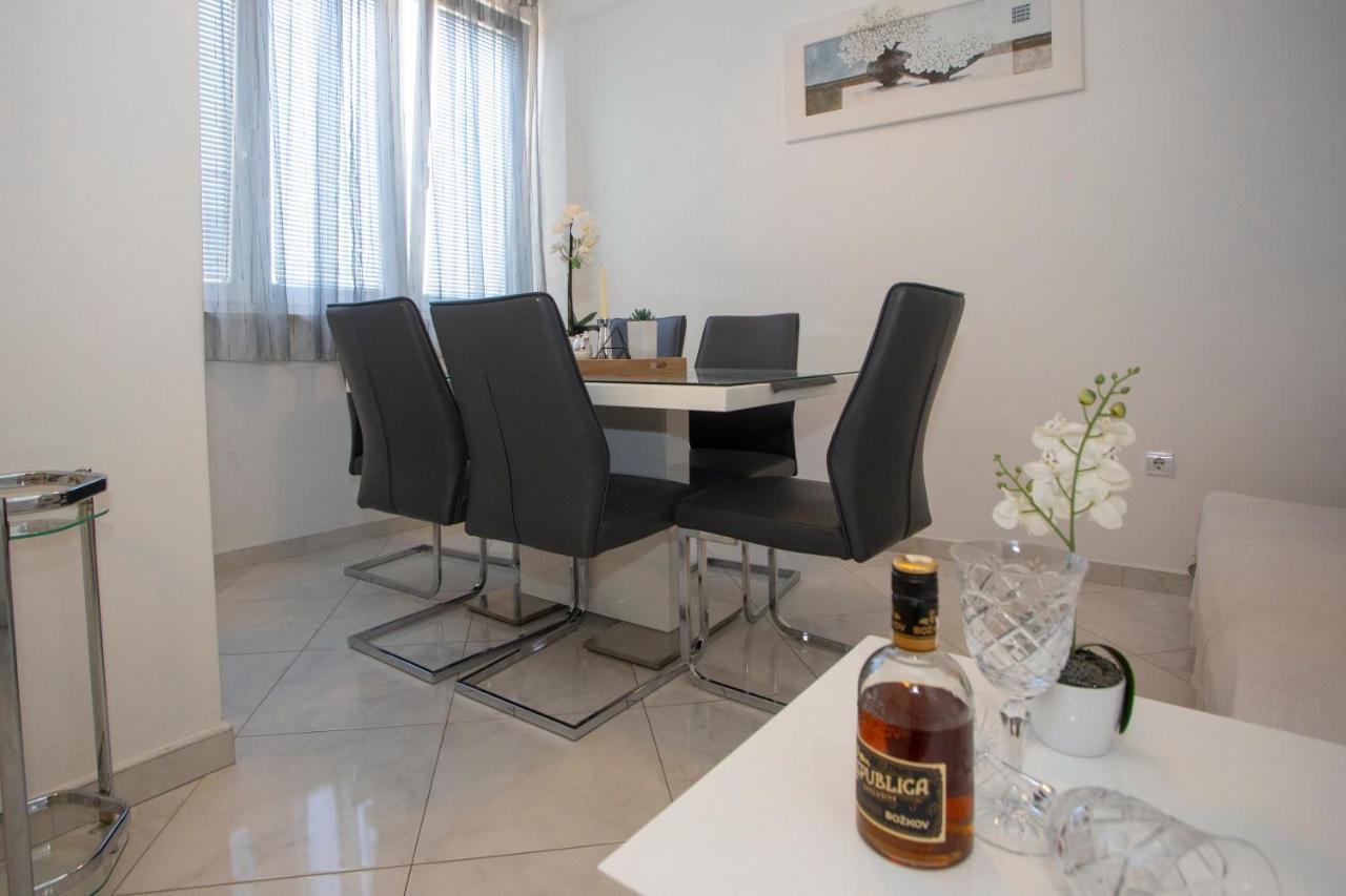 Villa Milenka - Apartmani Gorana Tučepi Eksteriør billede