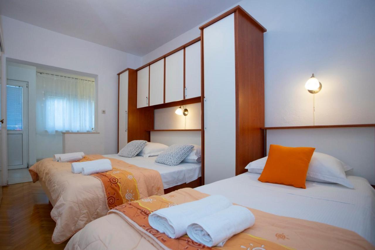 Villa Milenka - Apartmani Gorana Tučepi Eksteriør billede