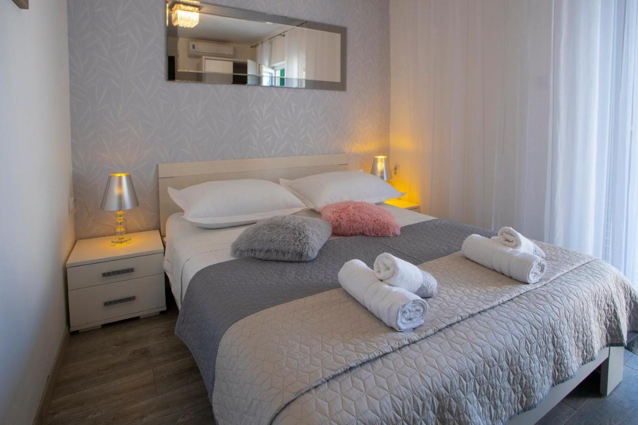 Villa Milenka - Apartmani Gorana Tučepi Eksteriør billede