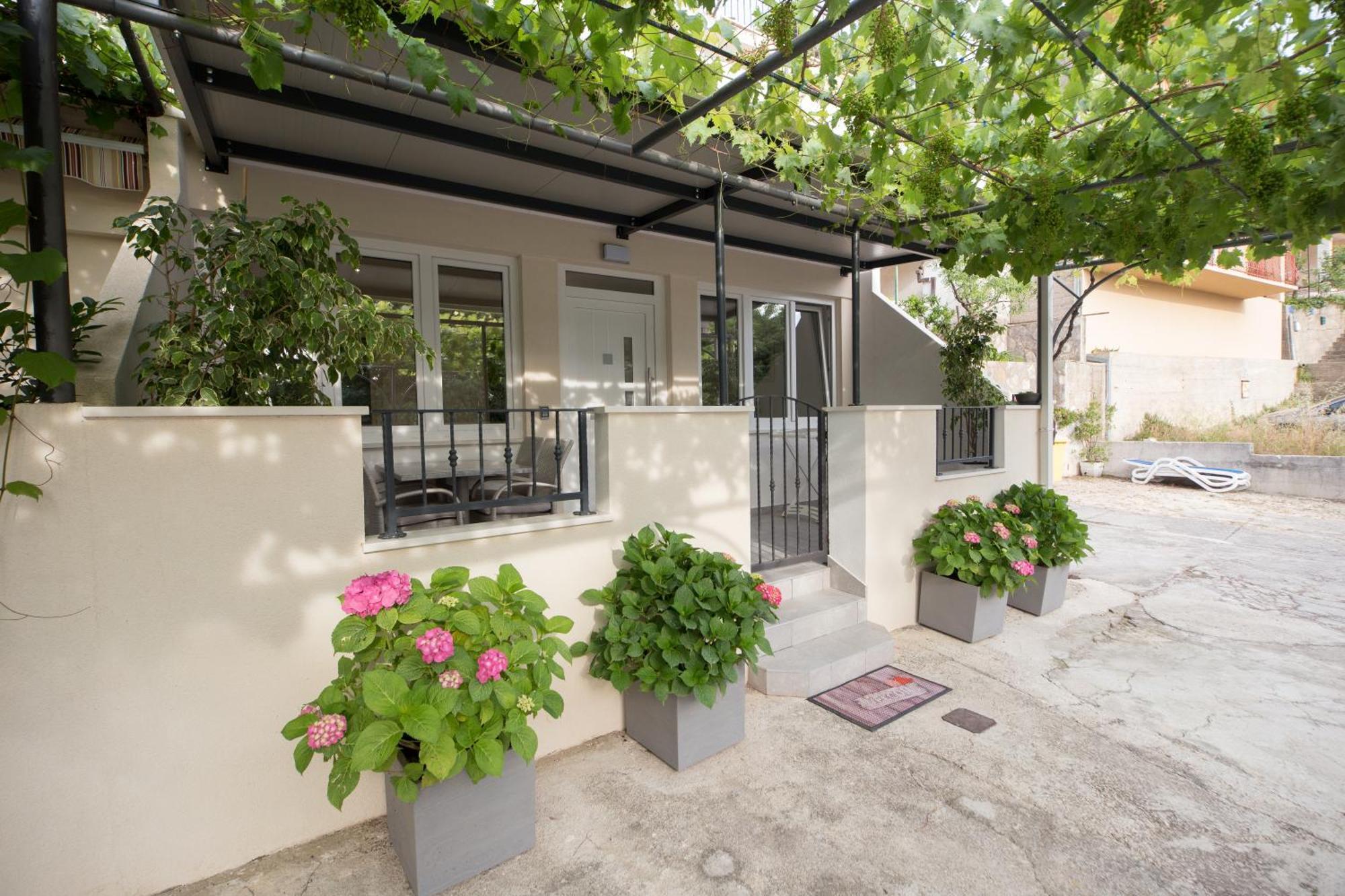Villa Milenka - Apartmani Gorana Tučepi Værelse billede